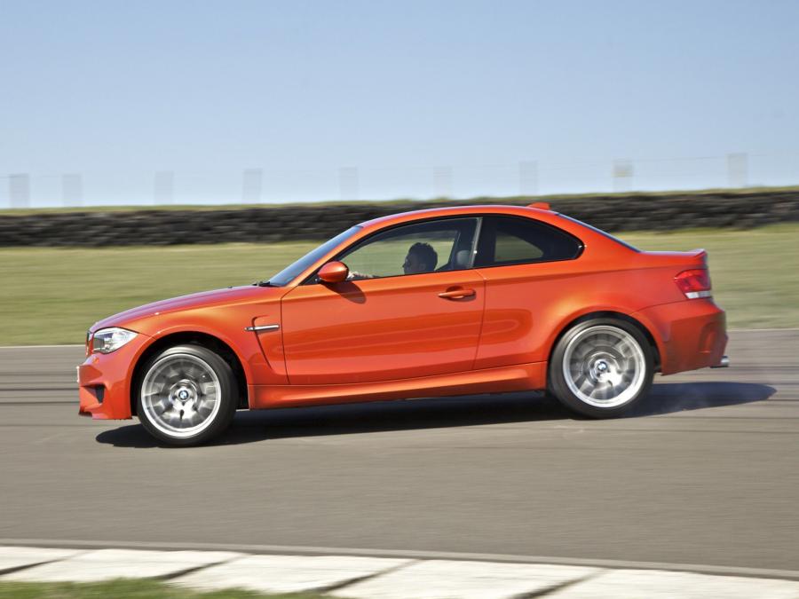  BMW 1-Series M Coupe 2011 года  (UK) (фото 10 из 30)
